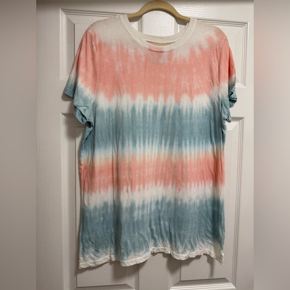 Torrid Classic Fit Tee in Soft Pink and White Size 1